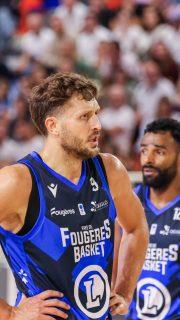 Romain vous donne rendez-vous demain soir ! Et avec vos plus beaux costumes d’Halloween ✌🏼🎃