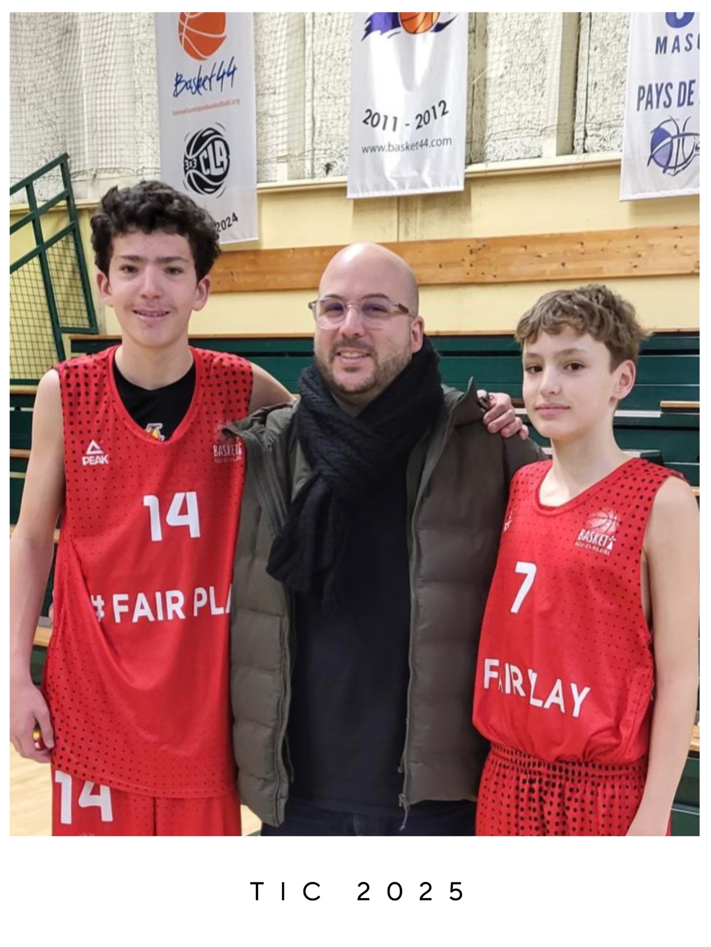 𝗧𝗜𝗖 𝟮𝟬𝟮𝟱 🔥🏀
Nos 2 fougerais, Yanis et Joris, terminent à la 1ère place du Tournoi Inter-Comité Bretagne / Pays de la Loire avec la sélection d’Ille-et-Vilaine ! 💥
L’occasion pour notre coach Pro Mathieu Lemercier, de passage à Carquefou pour assister aux rencontres du jour, de les féliciter pour leur beau parcours 🤝🏼
Bravo encore à tous les 2, la famille PFB est fière de vous ! Et bravo aussi à Lou, engagée avec l’équipe féminine qui termine 3ème du tournoi ! ✨👏🏼